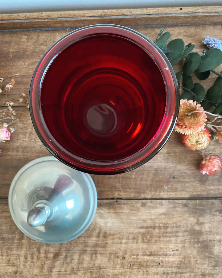 Pot à sels de bain en verre rouge et étain