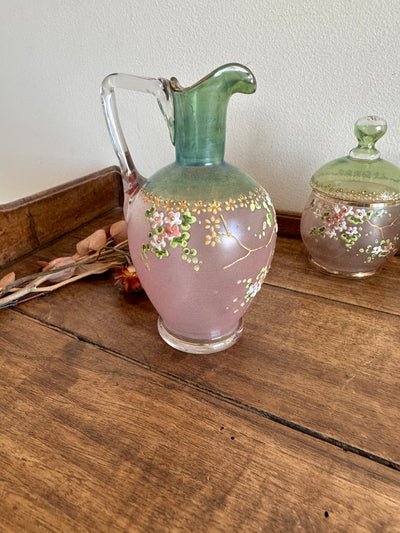 Ensemble en verre rose et vert décoré de petites fleurs peintes à la main verre fumé