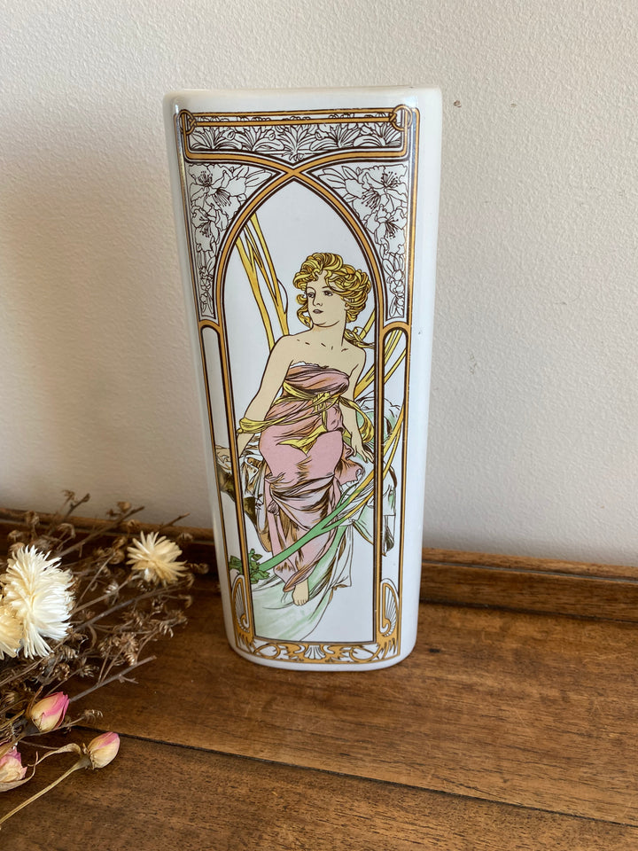 Vases en porcelaine style Art Deco inspiration Mucha