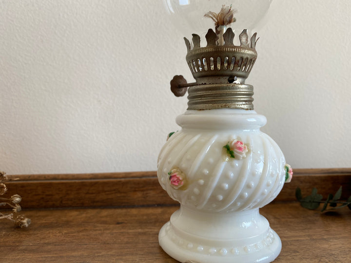 Lampe à pétrole mini avec fleurs incrustées