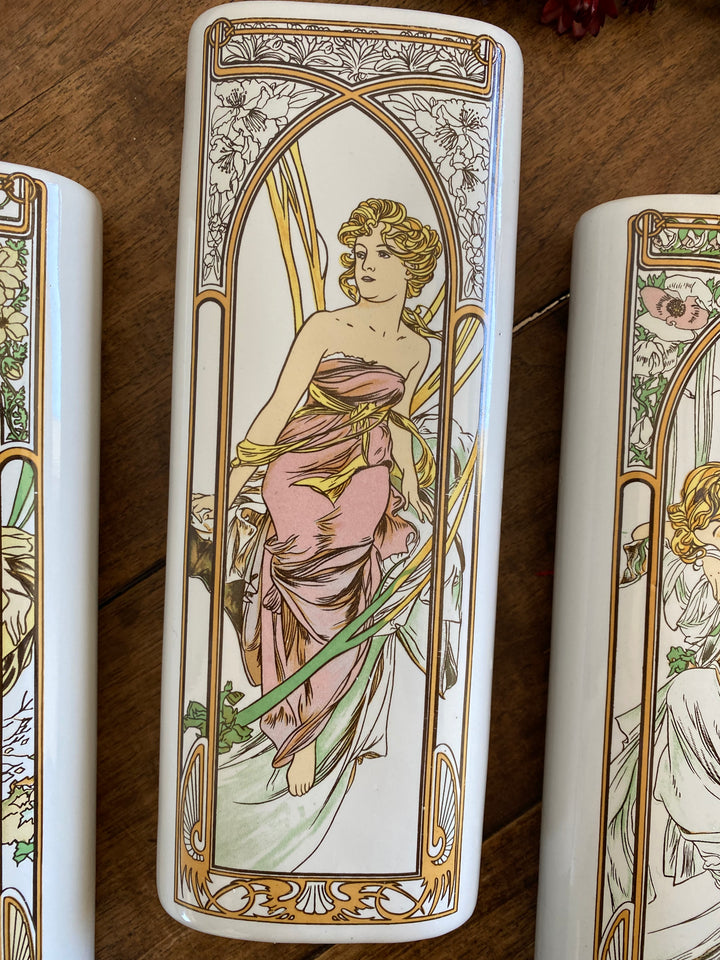 Vases en porcelaine style Art Deco inspiration Mucha