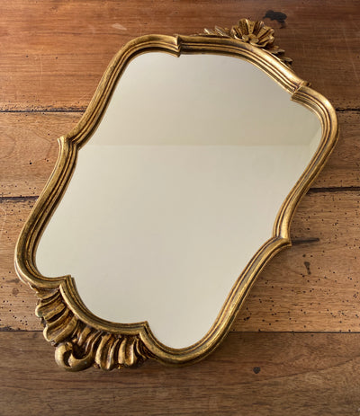 Miroir fronton coquillage en bois doré