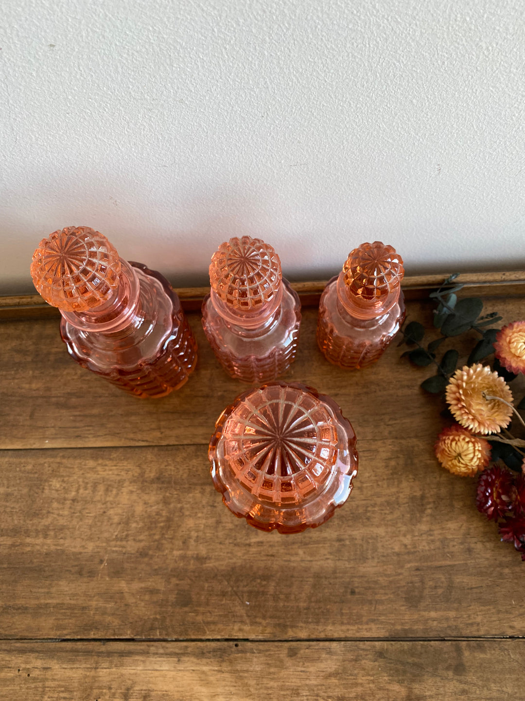 Ensemble de toilette en cristal moulé rose