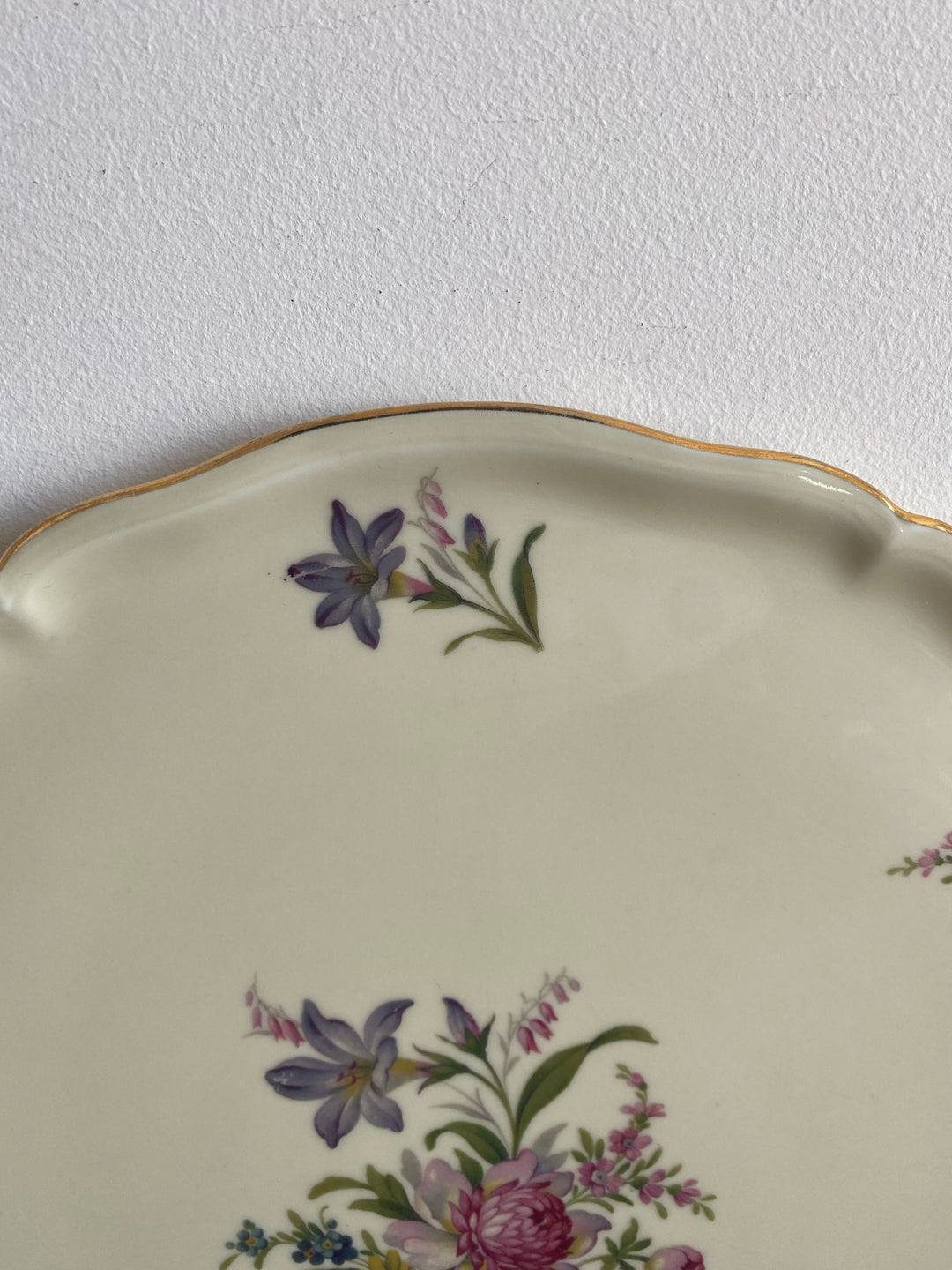 Plat à tarte fleuri porcelaine de Limoges