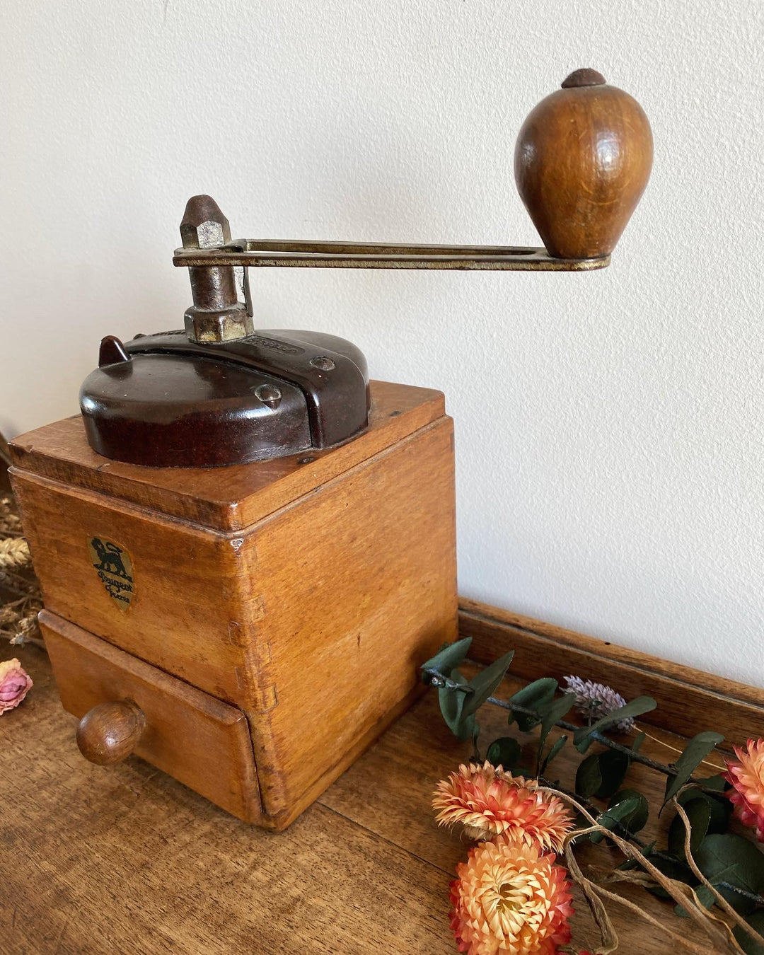 L'élégant - Moulin à café vintage Peugeot Frères