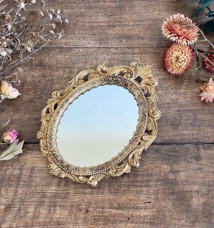 Petit miroir doré style baroque